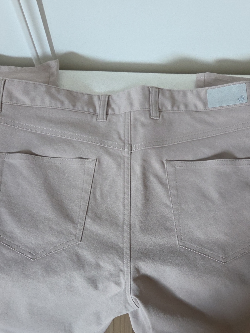 Peter Millar Slim Chinos in Light Khaki Size 34x32 - Picture 4 of 5